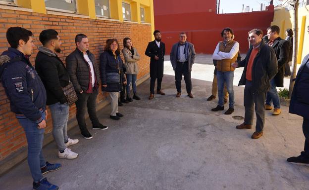 Los alumnos del Programa Mixto de Formación y Empleo reforman y
